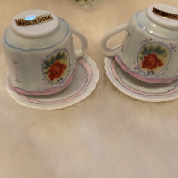 Red roses five piece mini tea set - Picture 2 of 3